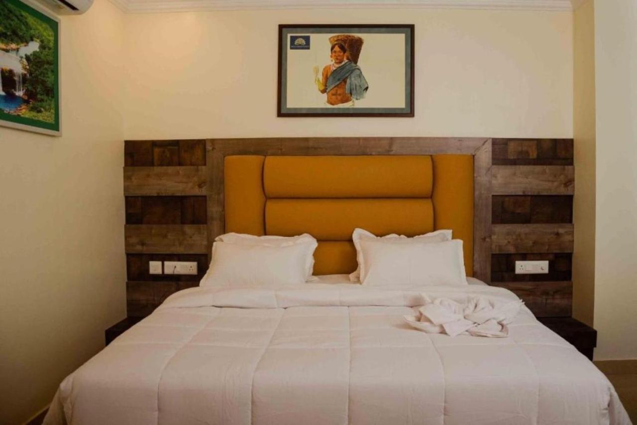 Hotel Grand Lotus Dimāpur Екстериор снимка